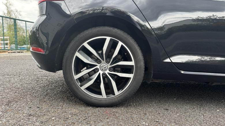 Volkswagen Golf 1.6 TDI SE [Nav] 5dr Diesel Hatchback